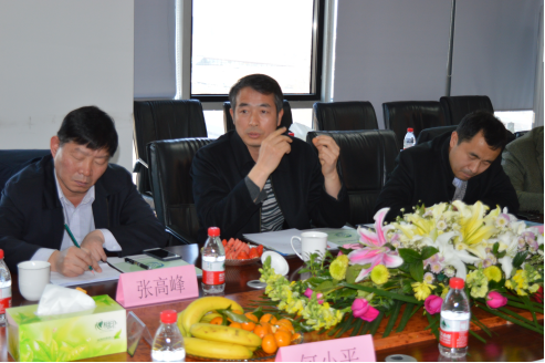 北京市工商聯(lián)佘運(yùn)副主席(中)、張峰處長(zhǎng)(左)，北京市統(tǒng)戰(zhàn)部曹杰處長(zhǎng)(右)